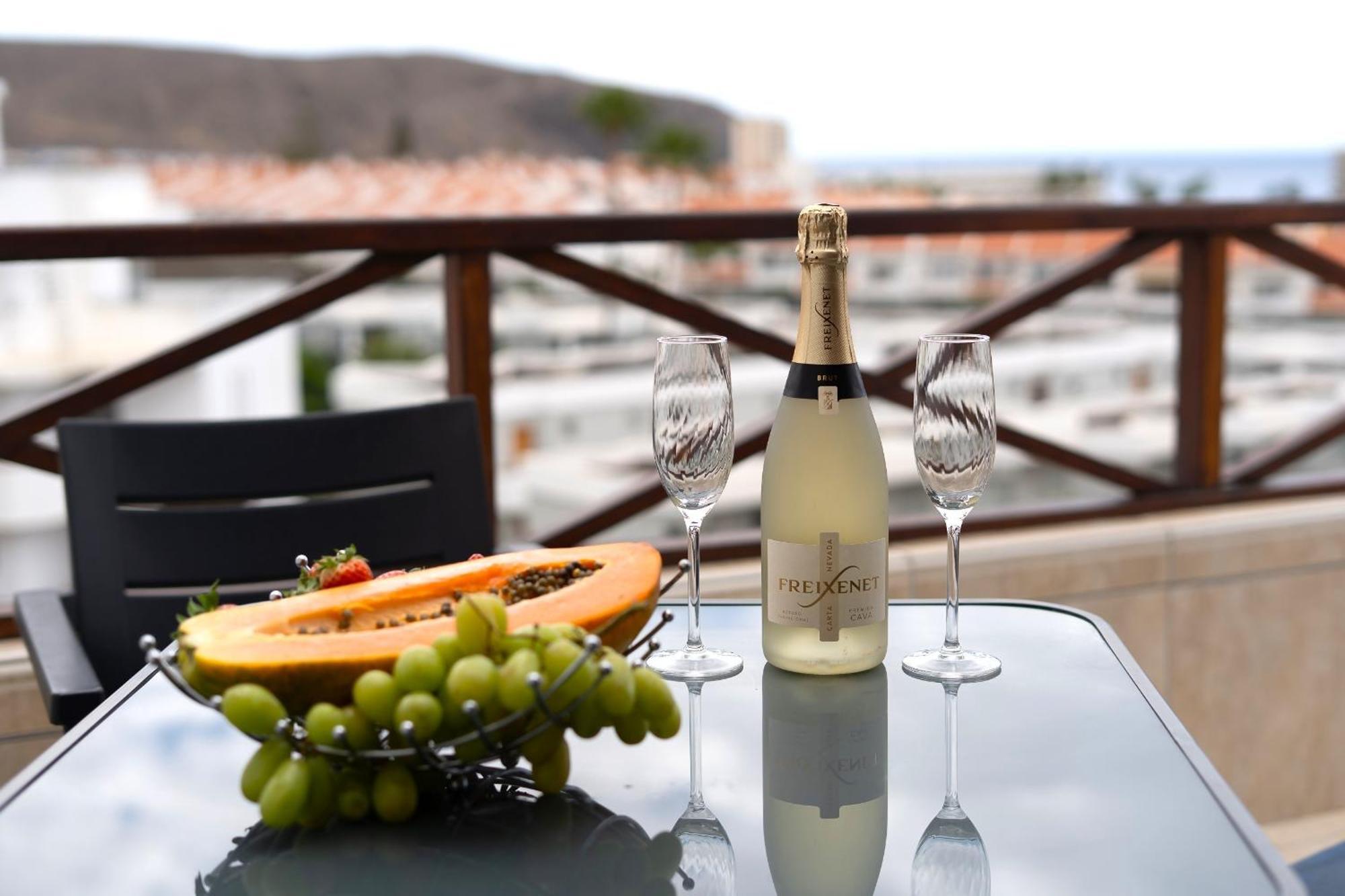 Blue Cristianos By Welcome Tenerife Los Cristianos  Exterior foto